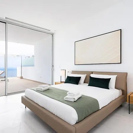 Crystal I Luxury Apartments By Enjoyahome Acantilado de los Gigantes Exterior photo