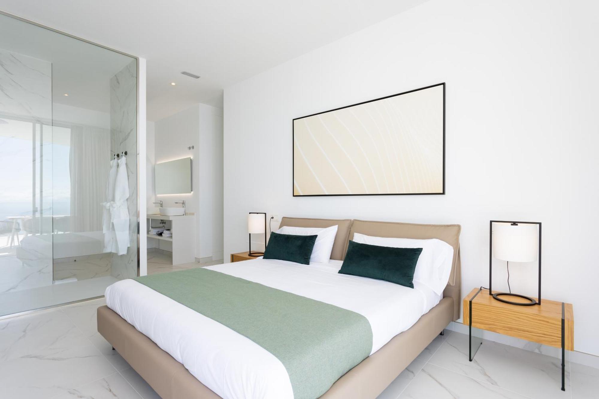 Crystal I Luxury By Enjoyahome Apartment
