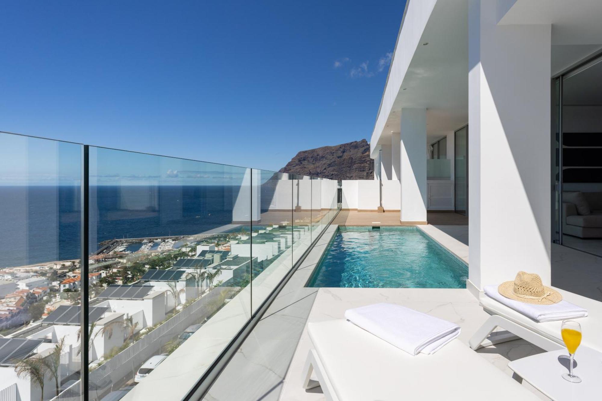 Crystal I Luxury By Enjoyahome Apartment