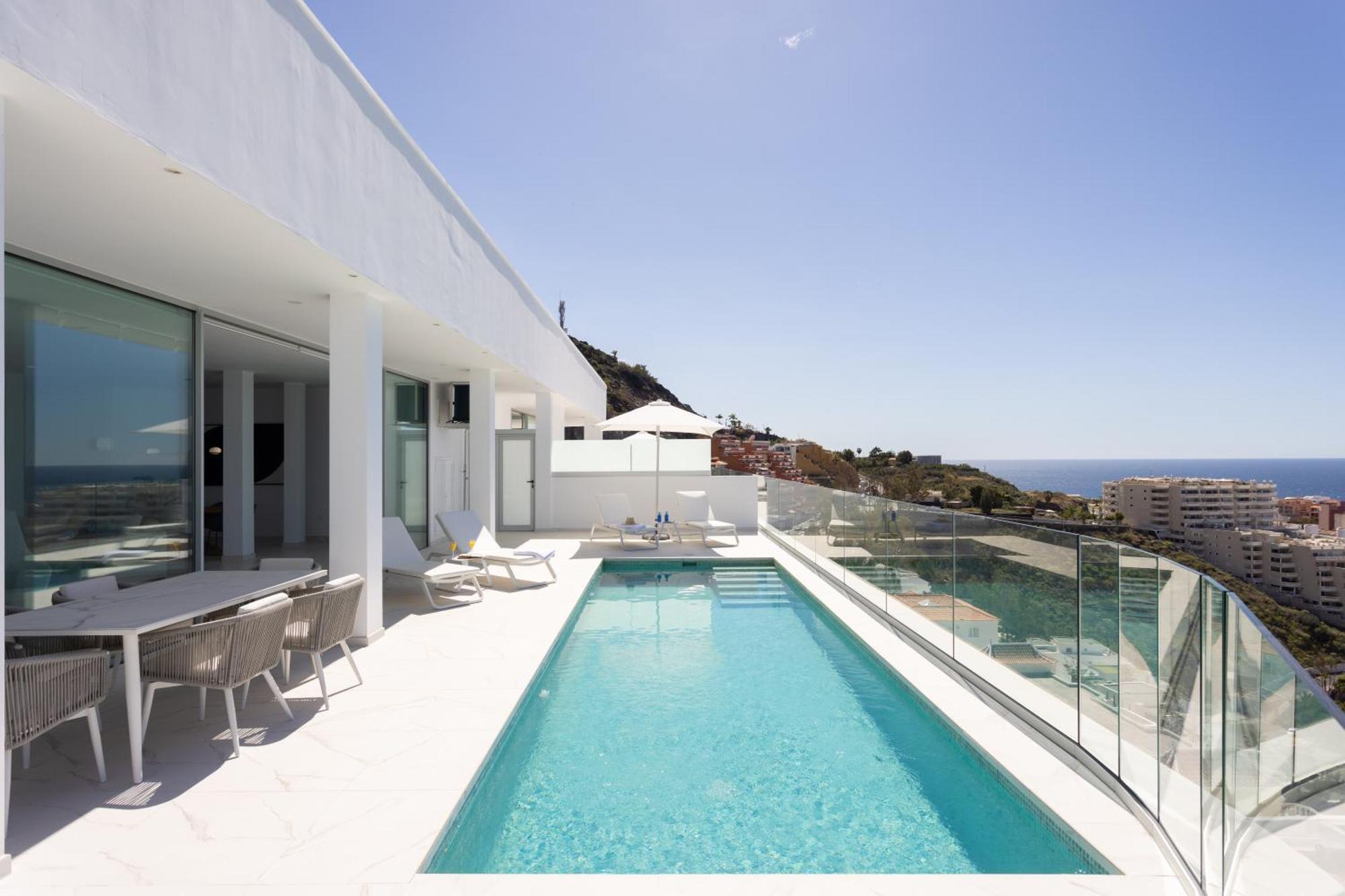 Crystal I Luxury By Enjoyahome Apartment