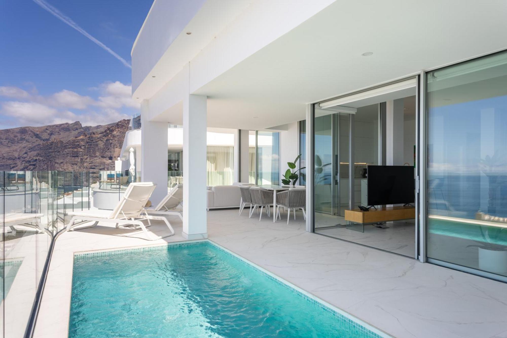 Crystal I Luxury By Enjoyahome *